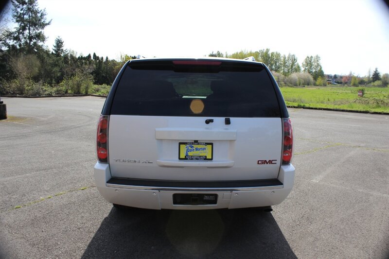 Used 2014 GMC Yukon XL Denali AWD/4WD image 8
