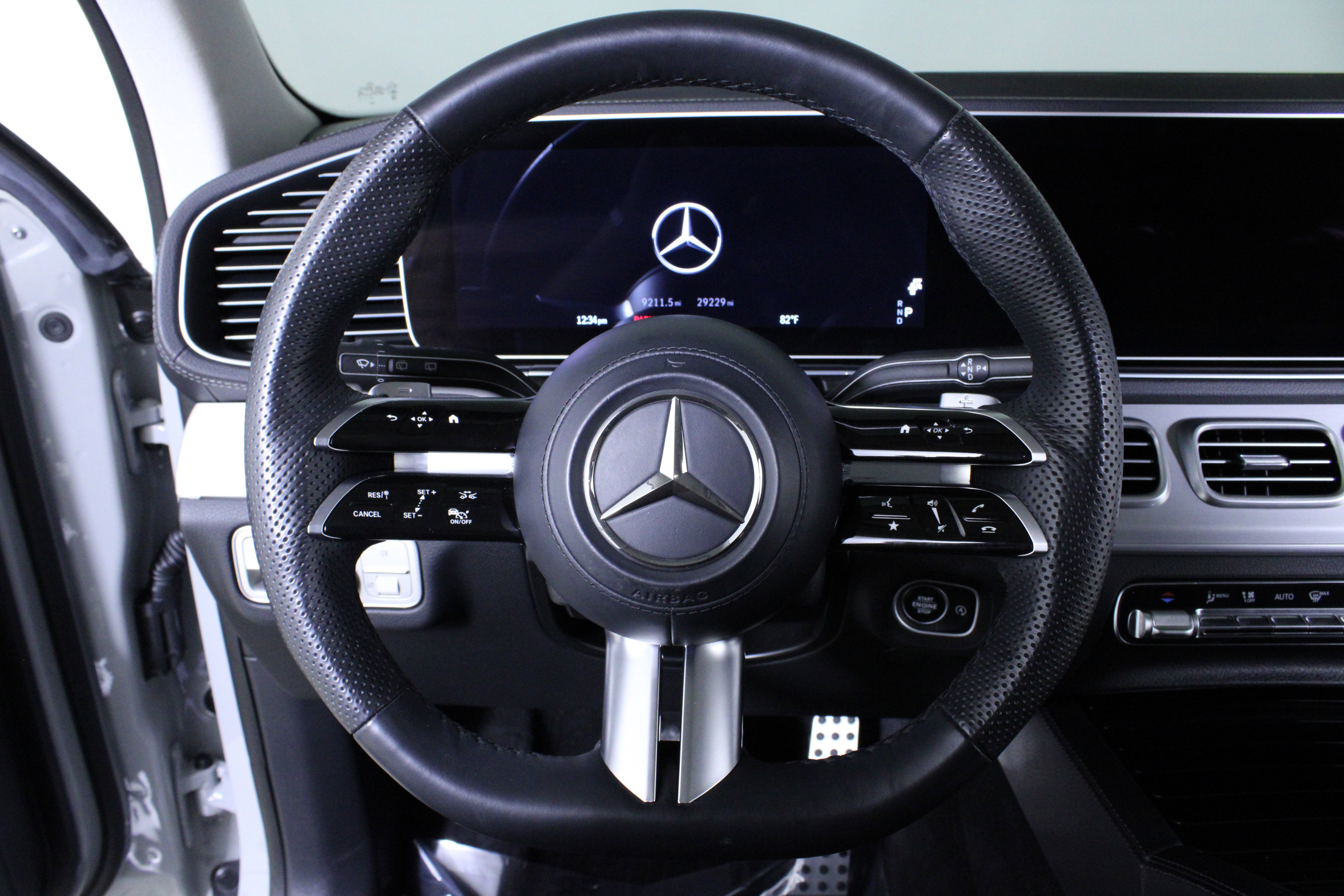 Used 2024 Mercedes-Benz GLS 450 4MATIC image 23