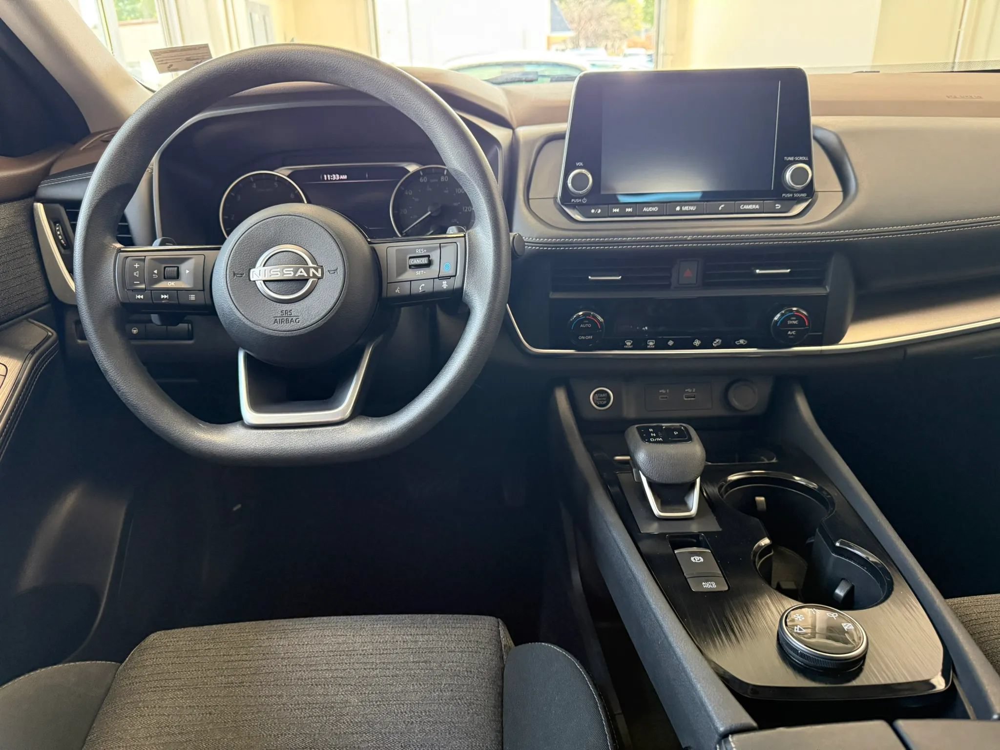 Used 2023 Nissan Rogue SV AWD/4WD image 12