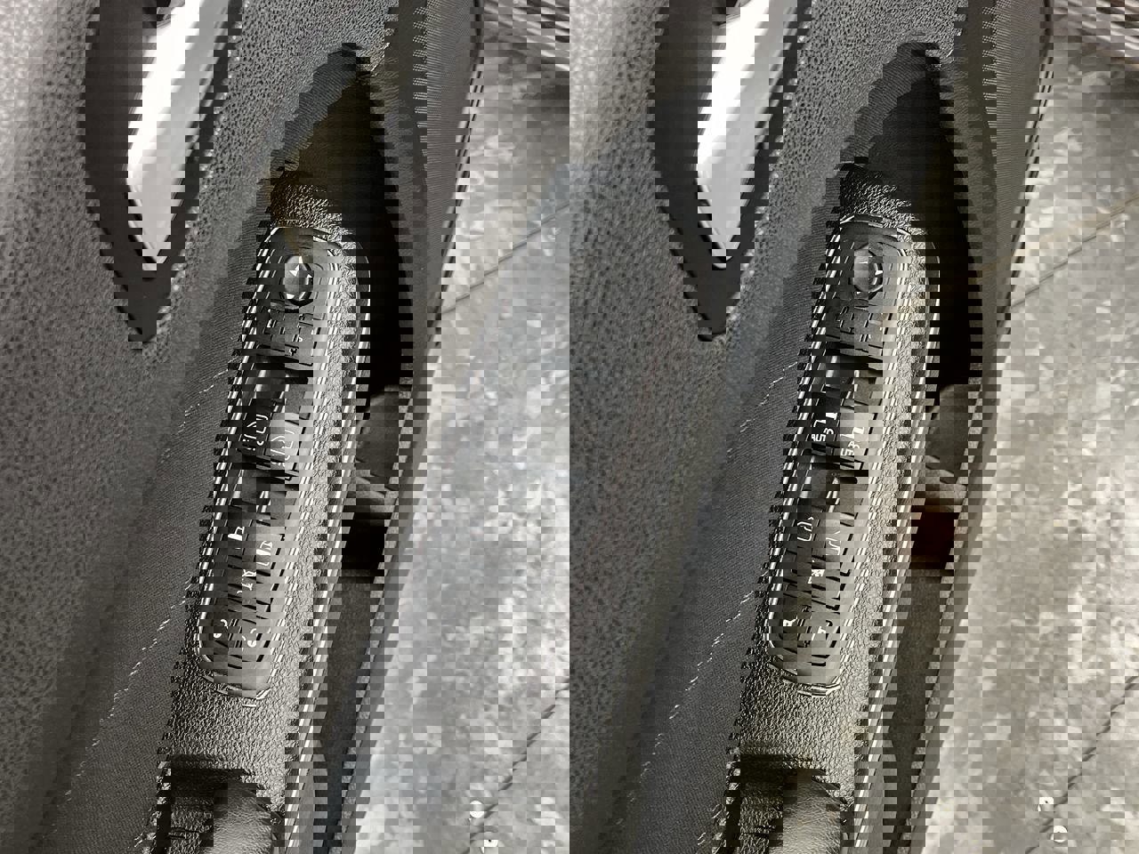 Used 2017 Dodge Charger SXT image 7