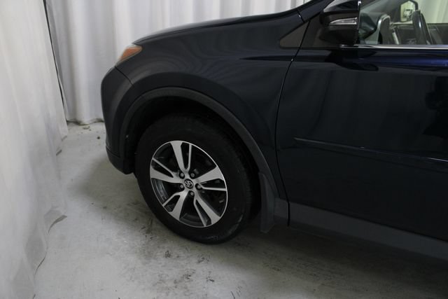 Used 2018 Toyota RAV4 XLE AWD/4WD image 35