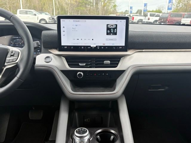 New 2026 Ford Explorer Active w/ Active Comfort Package image 17