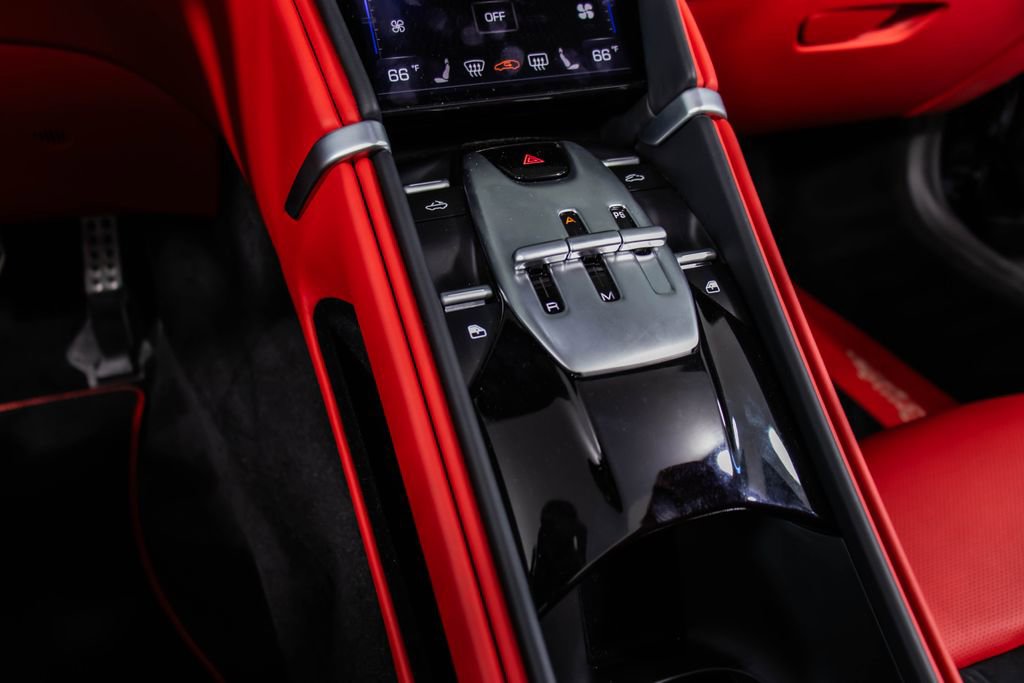Certified 2025 Ferrari Roma Spider RWD image 5