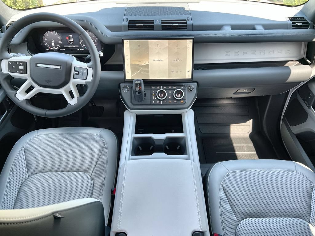 New 2026 Land Rover Defender 130 X-Dynamic SE AWD/4WD image 12