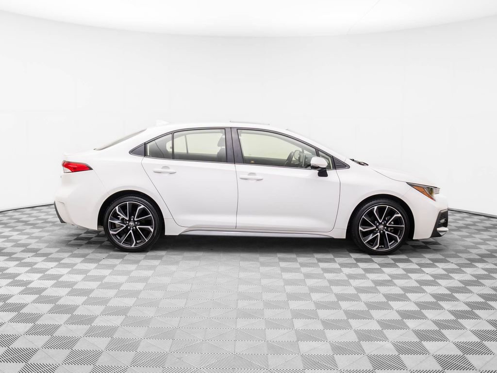Used 2020 Toyota Corolla SE w/ SE Premium Package image 6