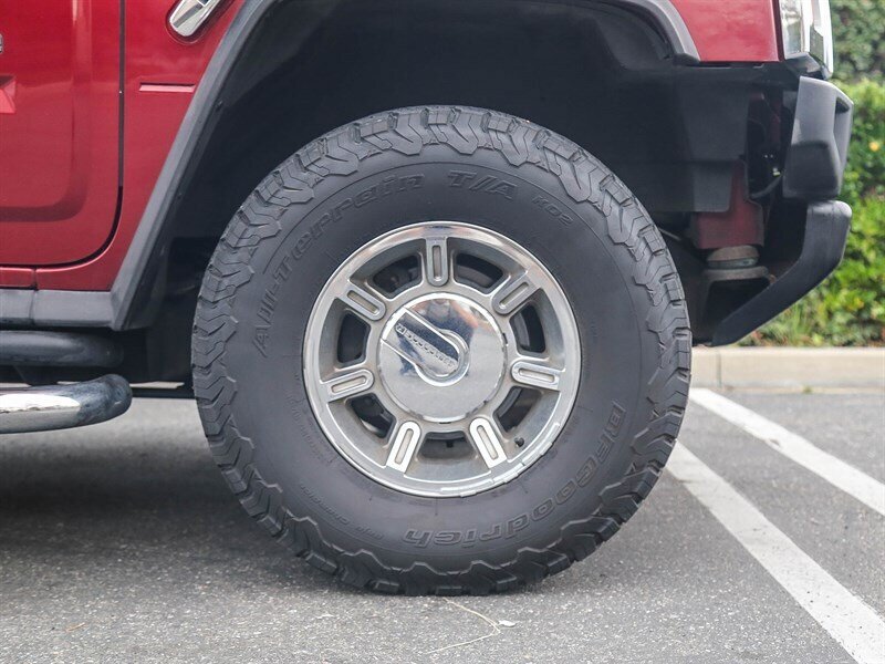 Used 2005 HUMMER H2 w/ Preferred Equipment Group AWD/4WD image 13