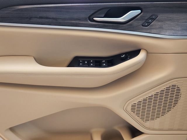 Certified 2023 Jeep Grand Cherokee Limited w/ Luxury Tech Group II RWD image 20