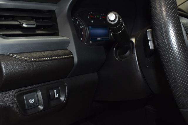 Used 2023 GMC Acadia SLE w/ Driver Convenience Package image 30