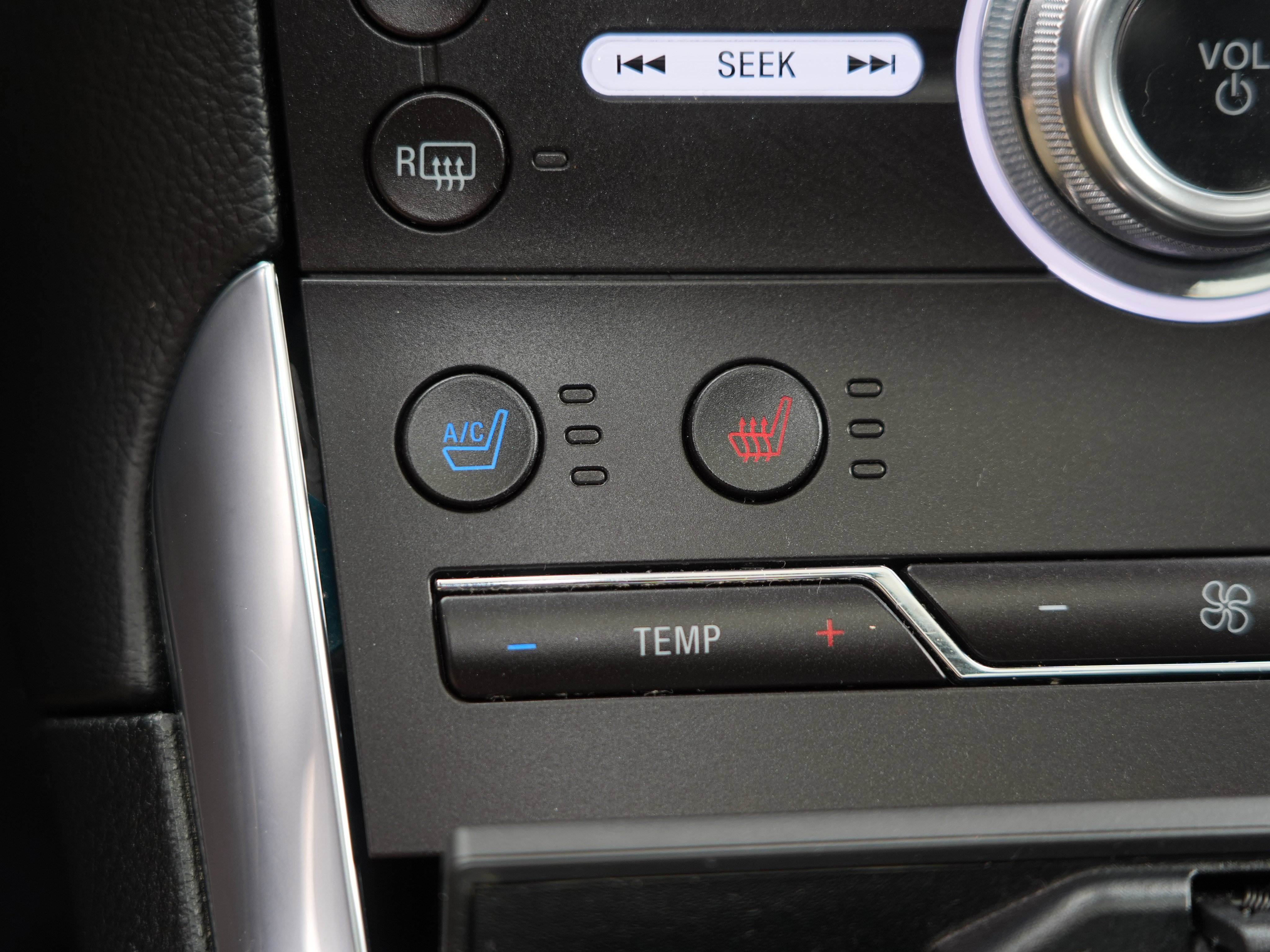 Used 2020 Ford Edge Titanium w/ Equipment Group 301A image 39