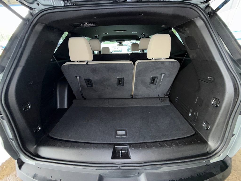 Used 2023 Chevrolet Traverse LS w/ Safety Package AWD/4WD image 25