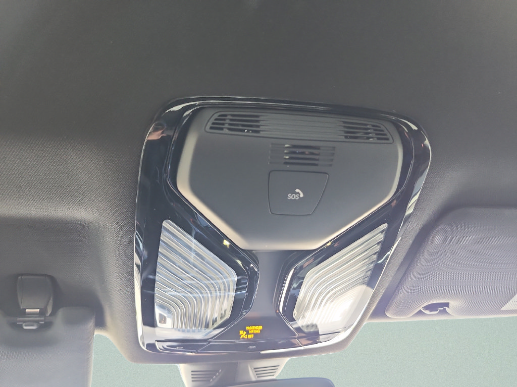 Used 2024 BMW M2 w/ Lighting Package RWD image 17
