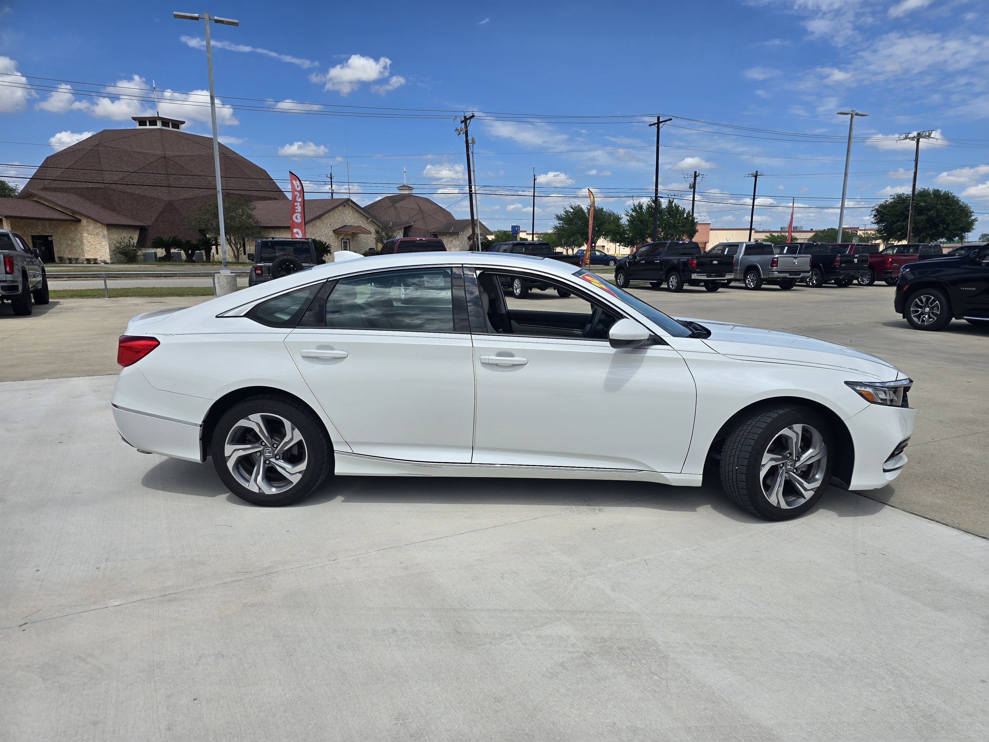 Used 2020 Honda Accord EX image 2