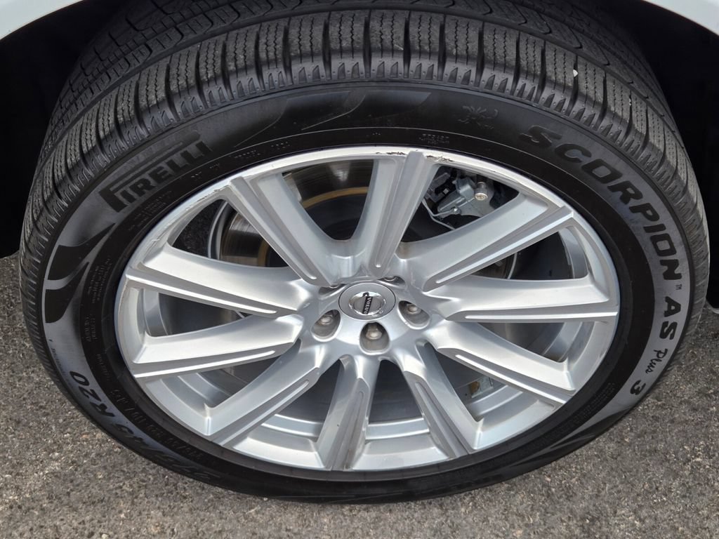 Used 2017 Volvo XC90 T8 Inscription w/ Vision Package AWD/4WD image 10