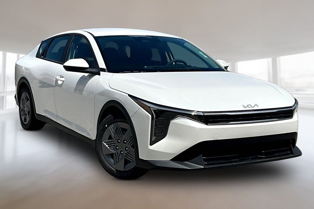 New 2026 Kia K4 FWD image 2