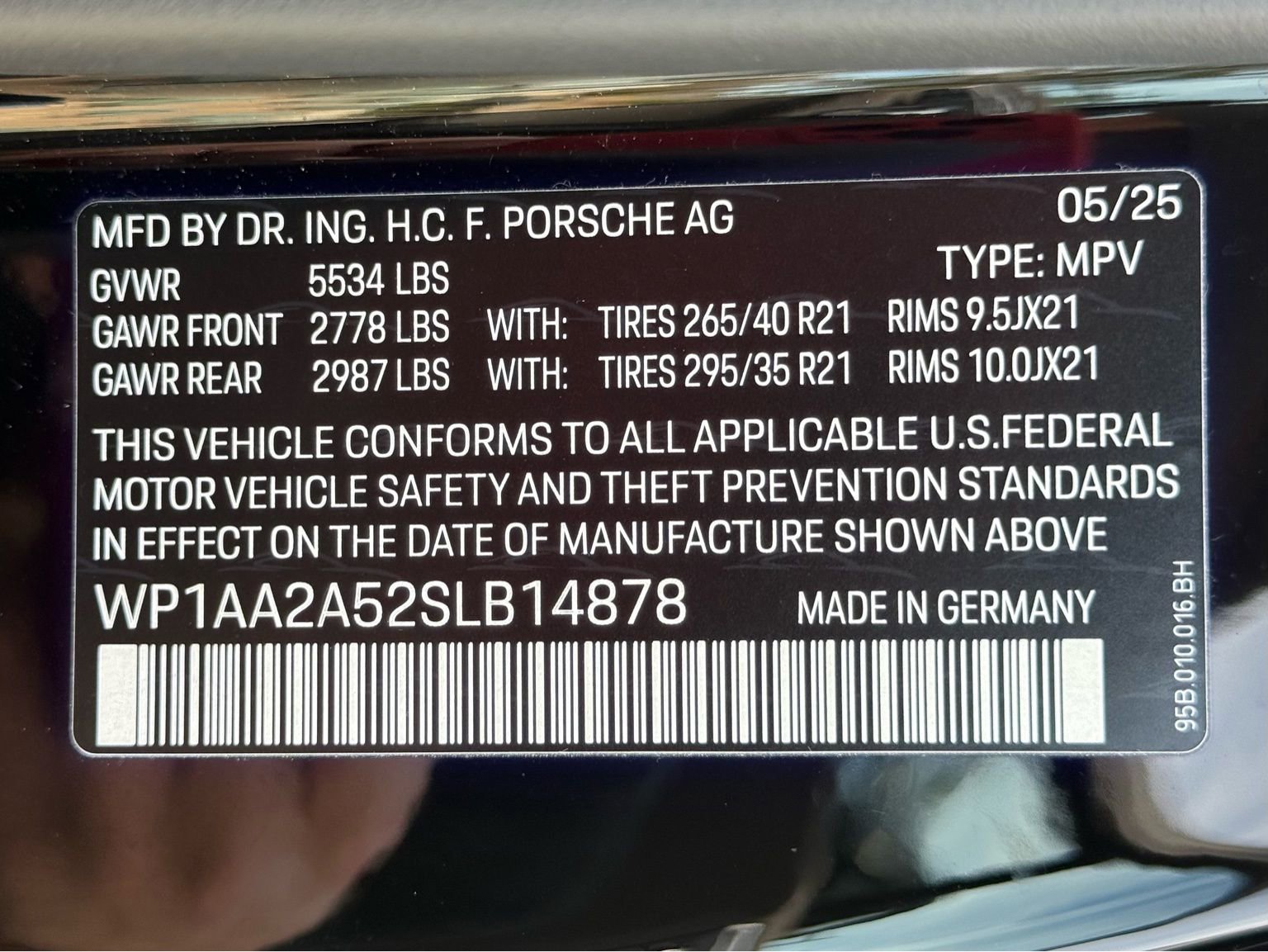 Used 2025 Porsche Macan image 37