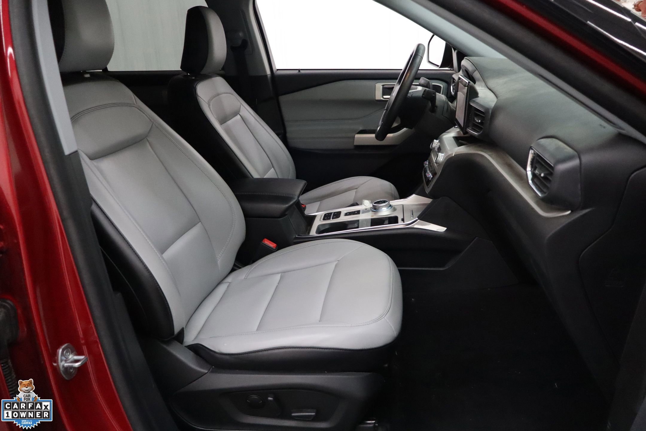 Used 2021 Ford Explorer XLT w/ Equipment Group 202A image 28