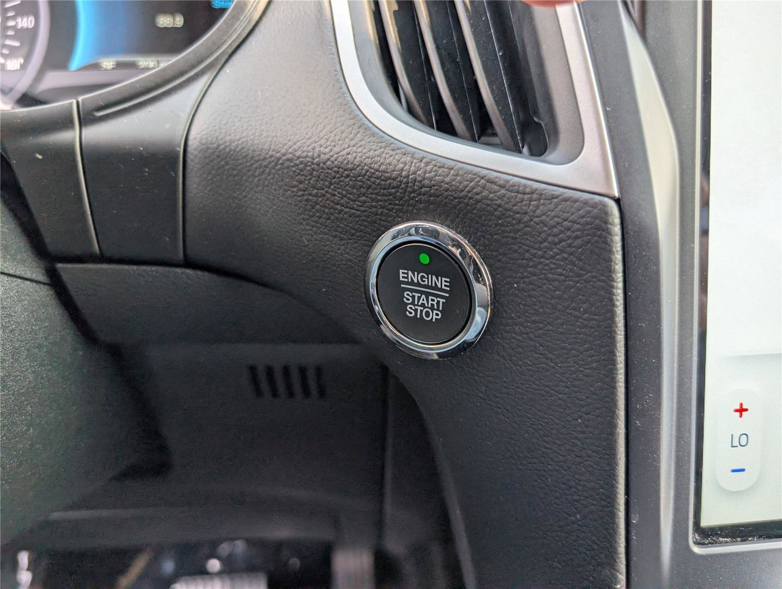 Used 2023 Ford Edge SEL w/ Convenience Package AWD/4WD image 27