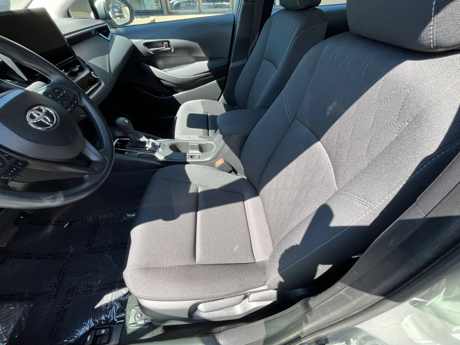 Used 2025 Toyota Corolla LE FWD image 27