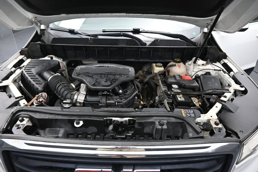 Used 2018 GMC Acadia SLE AWD/4WD image 30