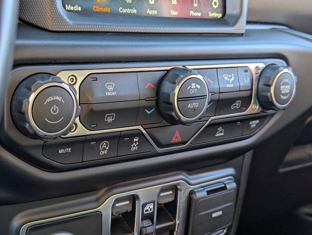 Used 2022 Jeep Gladiator Willys image 22