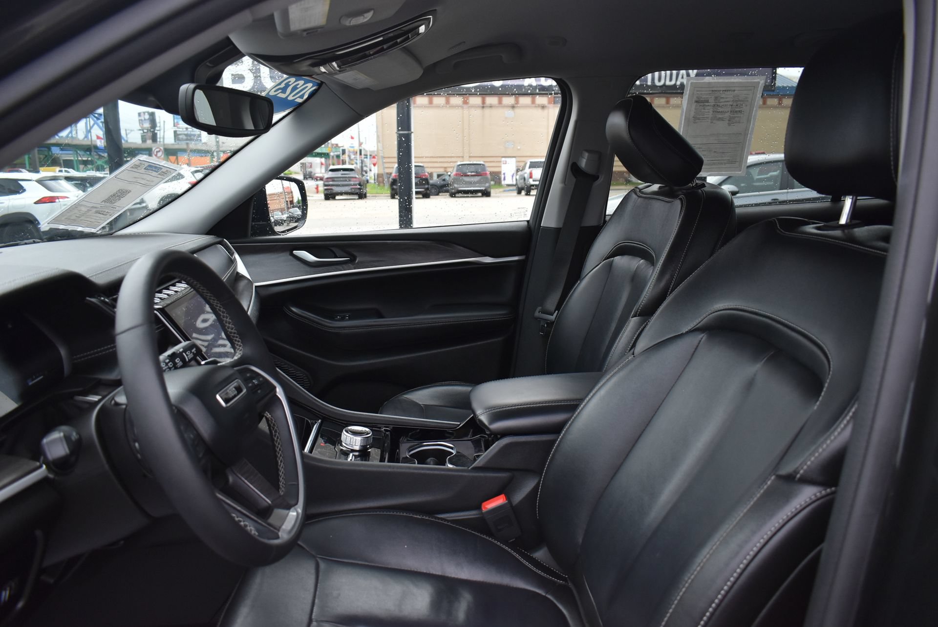 Used 2023 Jeep Grand Cherokee L Limited AWD/4WD image 16