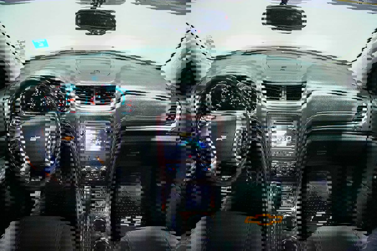 Used 2015 Chevrolet Traverse LT image 23