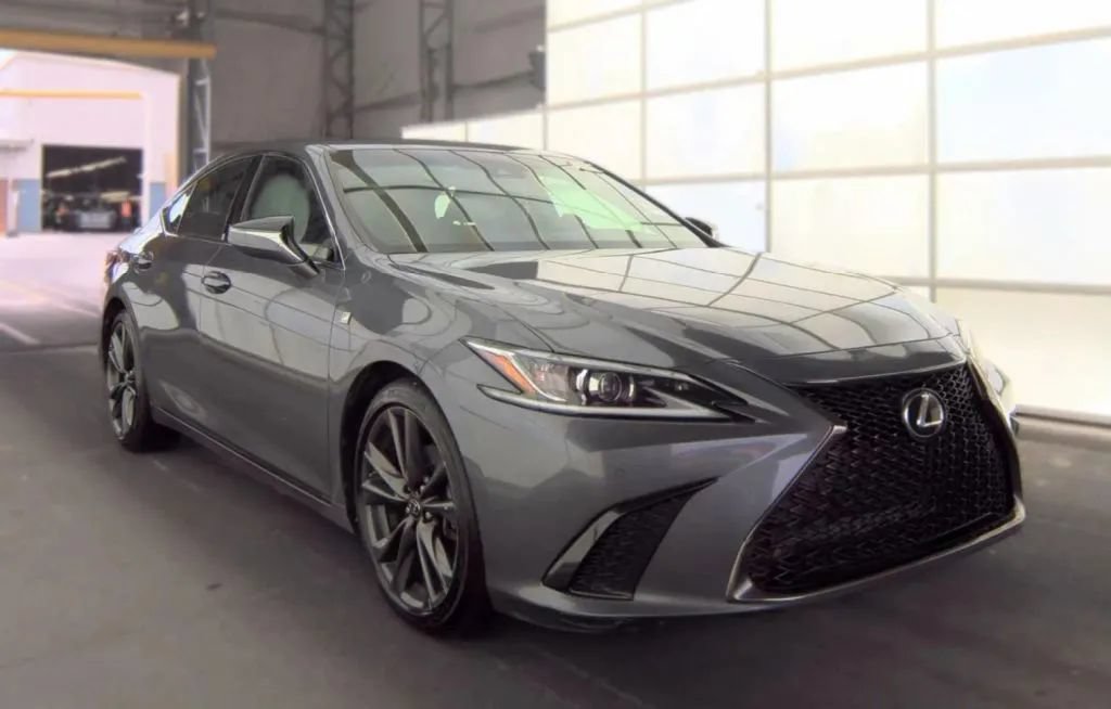 Used 2021 Lexus ES 350 F Sport w/ Accessory Package FWD image 2