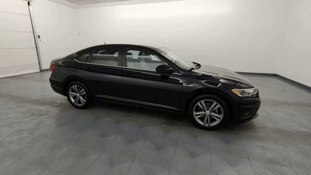 Used 2021 Volkswagen Jetta R-Line image 9