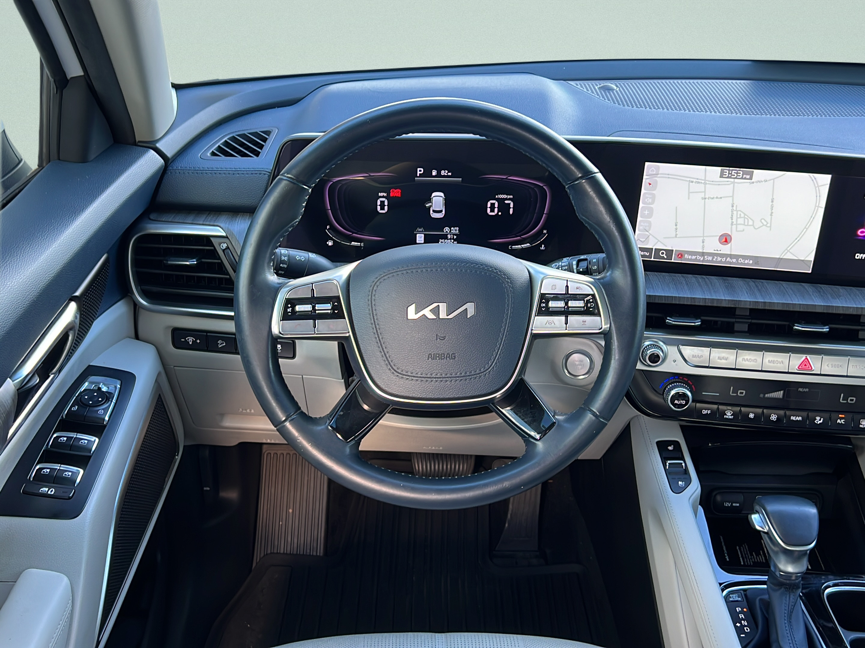Certified 2023 Kia Telluride EX w/ EX Captain's Chair Package FWD image 12