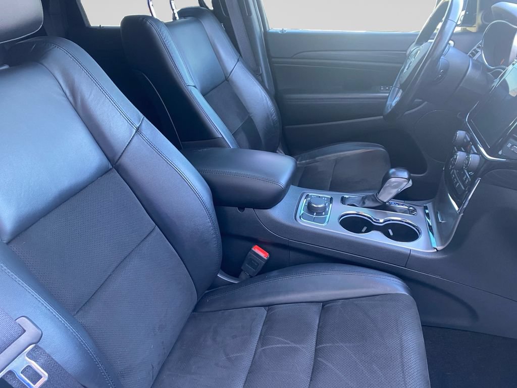 Certified 2022 Jeep Grand Cherokee Laredo X AWD/4WD image 11