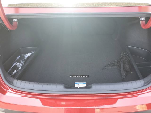 Certified 2025 Hyundai Elantra SEL FWD image 7