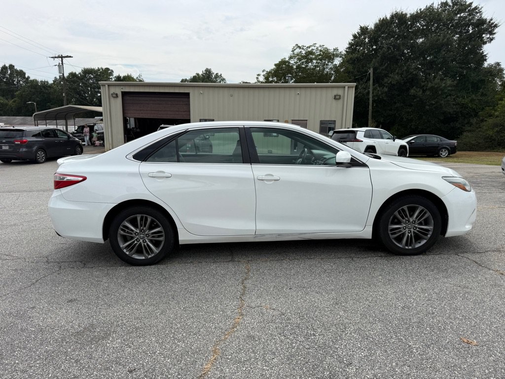 Used 2017 Toyota Camry SE FWD image 8