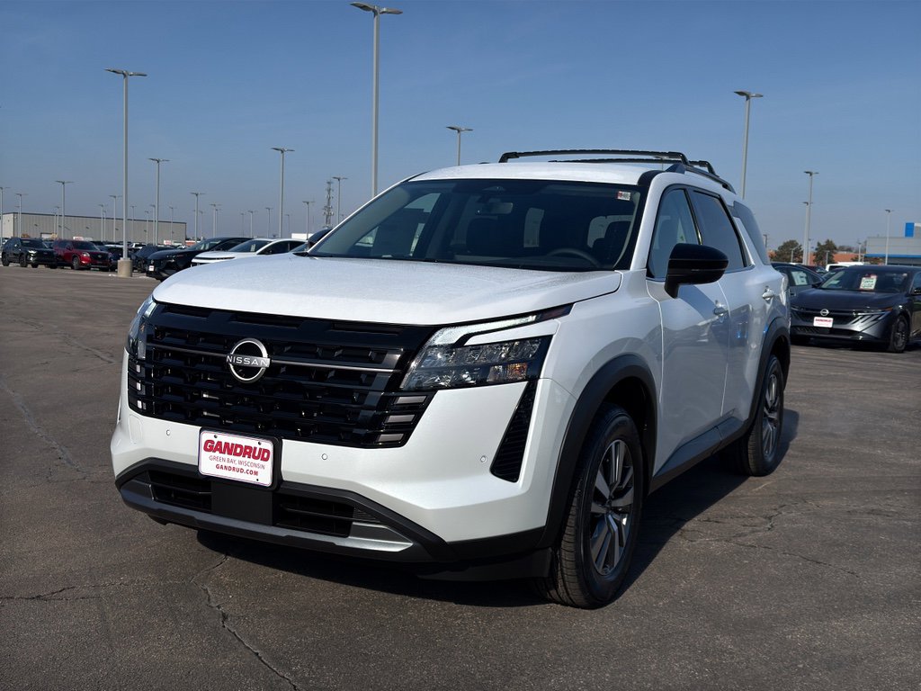 New 2026 Nissan Pathfinder SL image 2