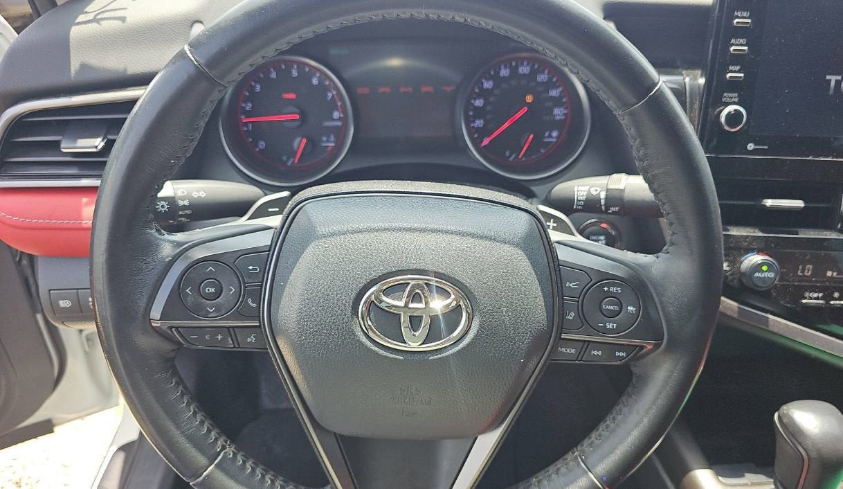 Used 2022 Toyota Camry XSE FWD image 9