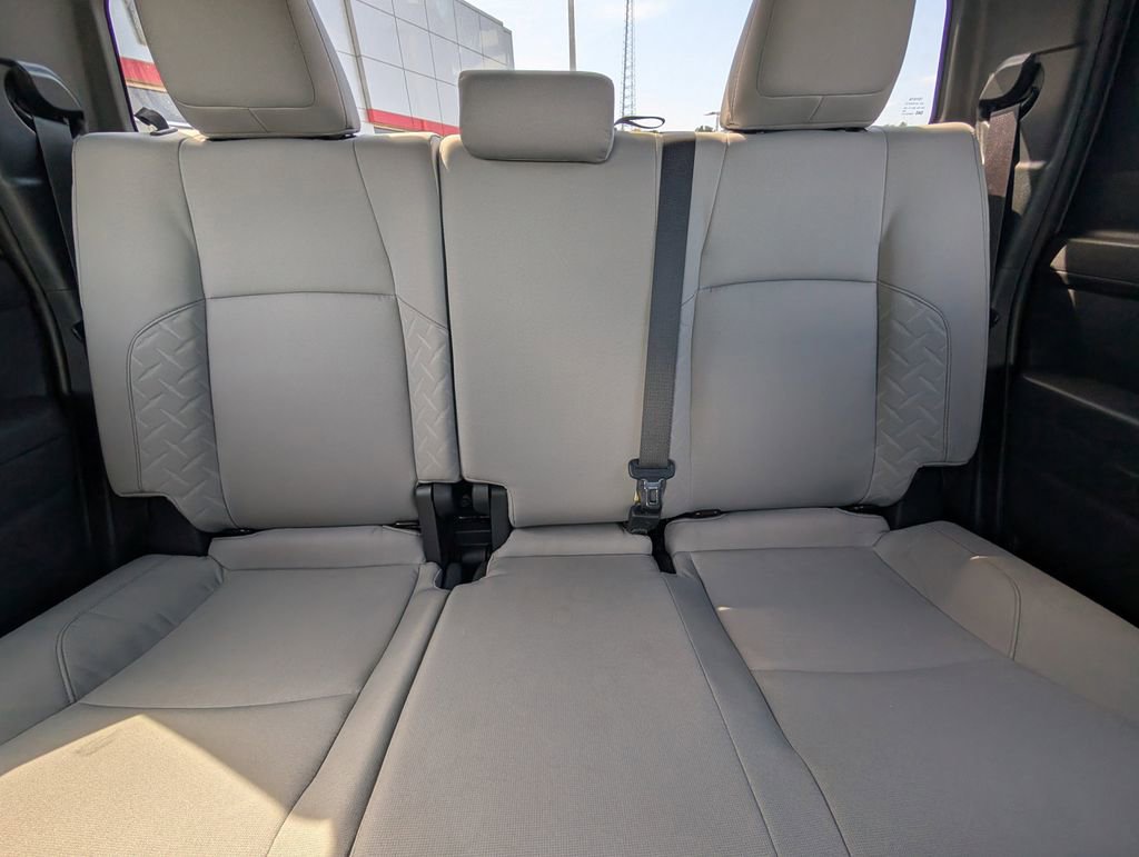 Used 2025 Toyota Tacoma SR5 AWD/4WD image 24