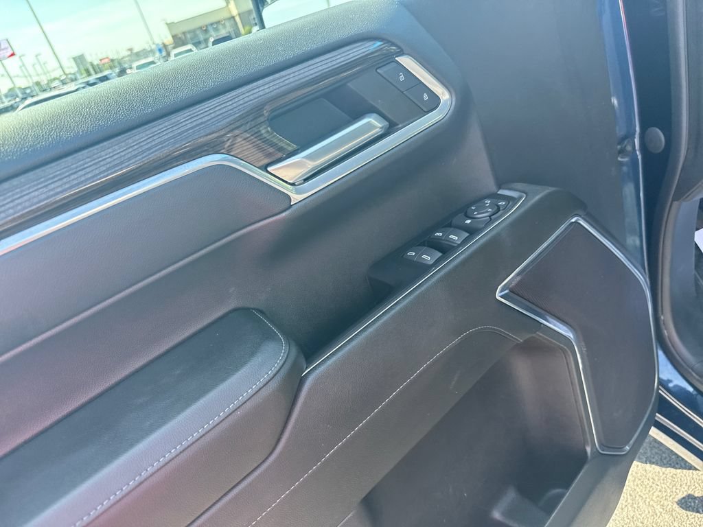 Used 2023 Chevrolet Silverado 1500 LT AWD/4WD image 23