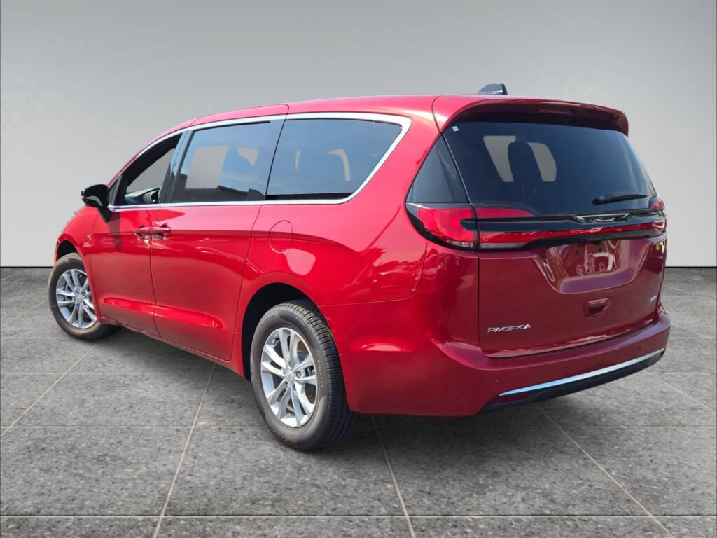 New 2027 Chrysler Pacifica Select AWD/4WD image 14
