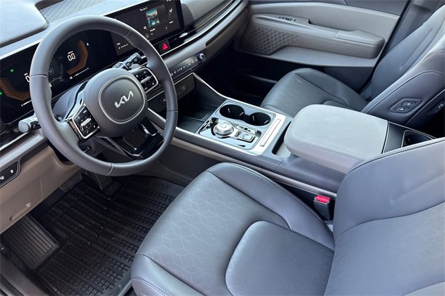 New 2026 Kia Carnival EX image 11