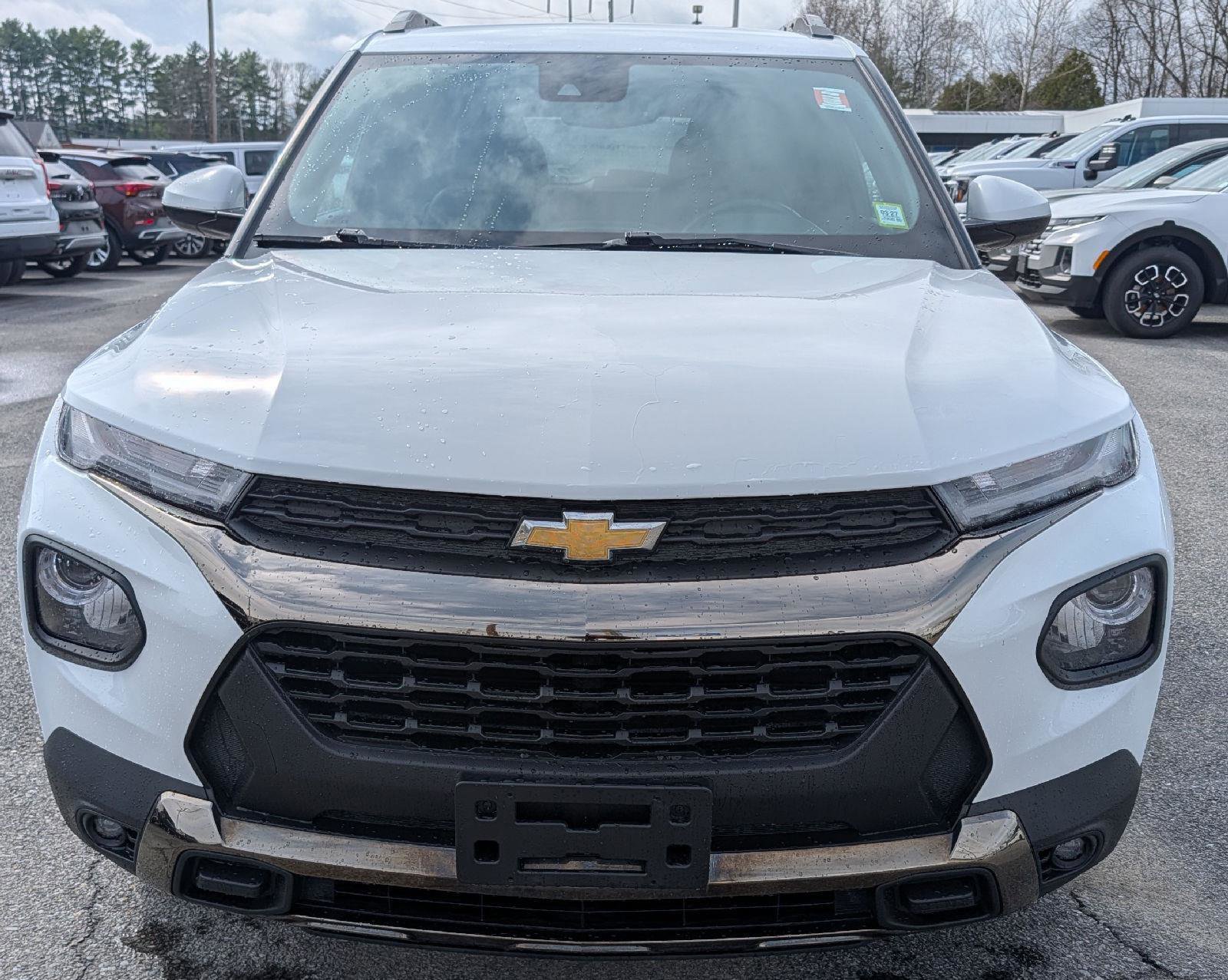 Used 2021 Chevrolet TrailBlazer ACTIV w/ Technology Package AWD/4WD image 2