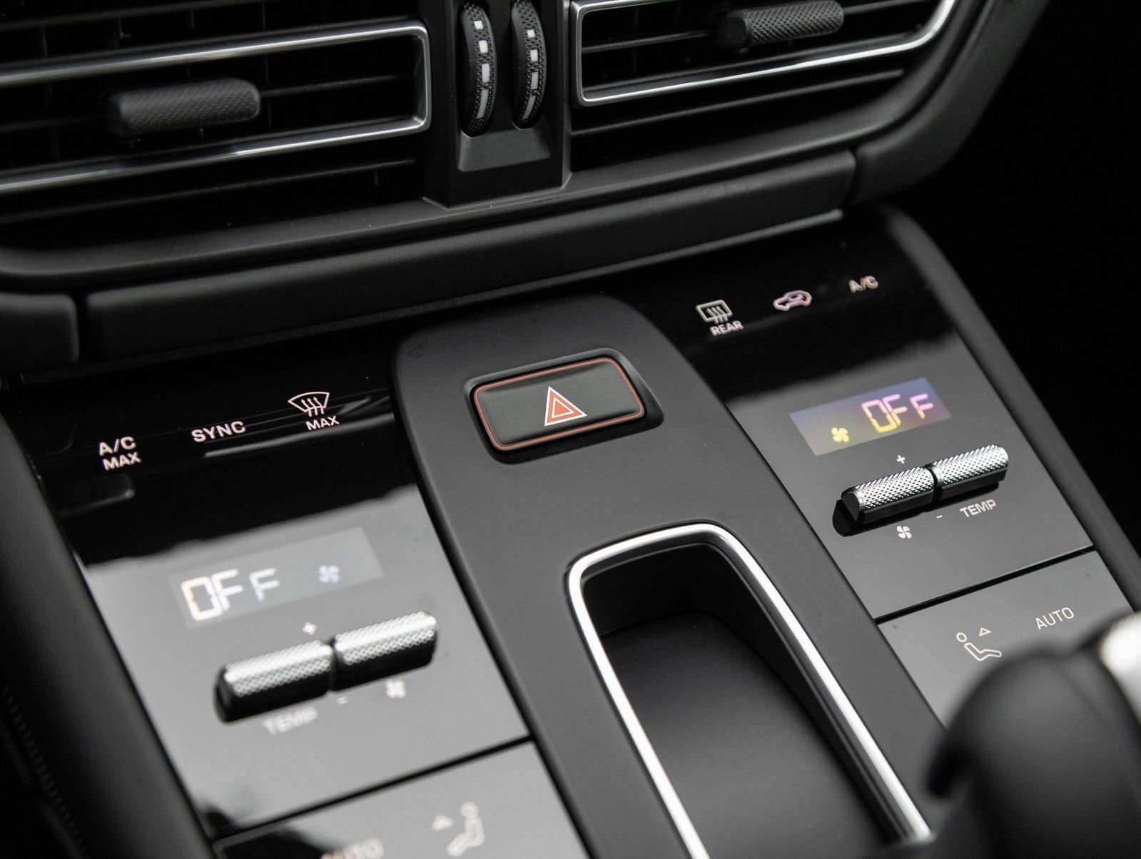 New 2026 Porsche Macan GTS image 26