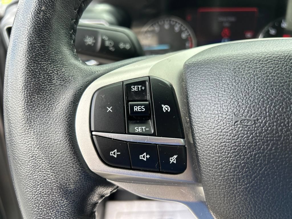 Used 2023 Ford Explorer XLT w/ Equipment Group 202A AWD/4WD image 19
