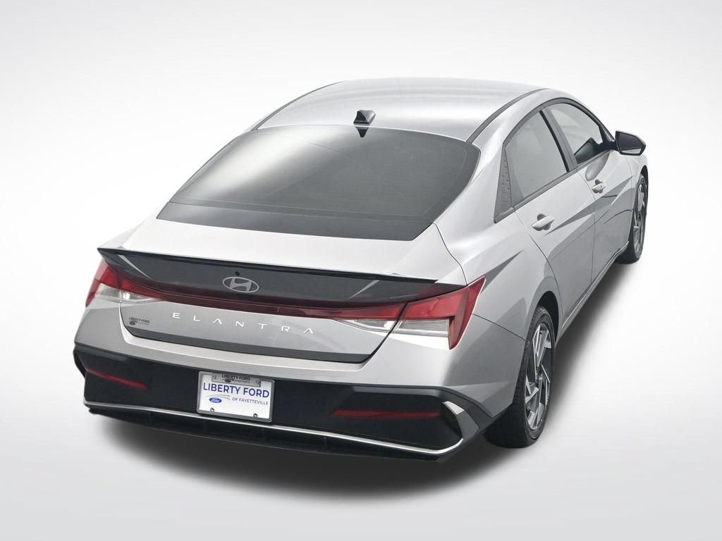 Used 2025 Hyundai Elantra Sport FWD image 34