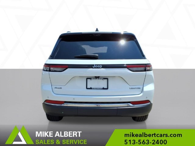 Used 2023 Jeep Grand Cherokee Limited w/ Luxury Tech Group II AWD/4WD image 6