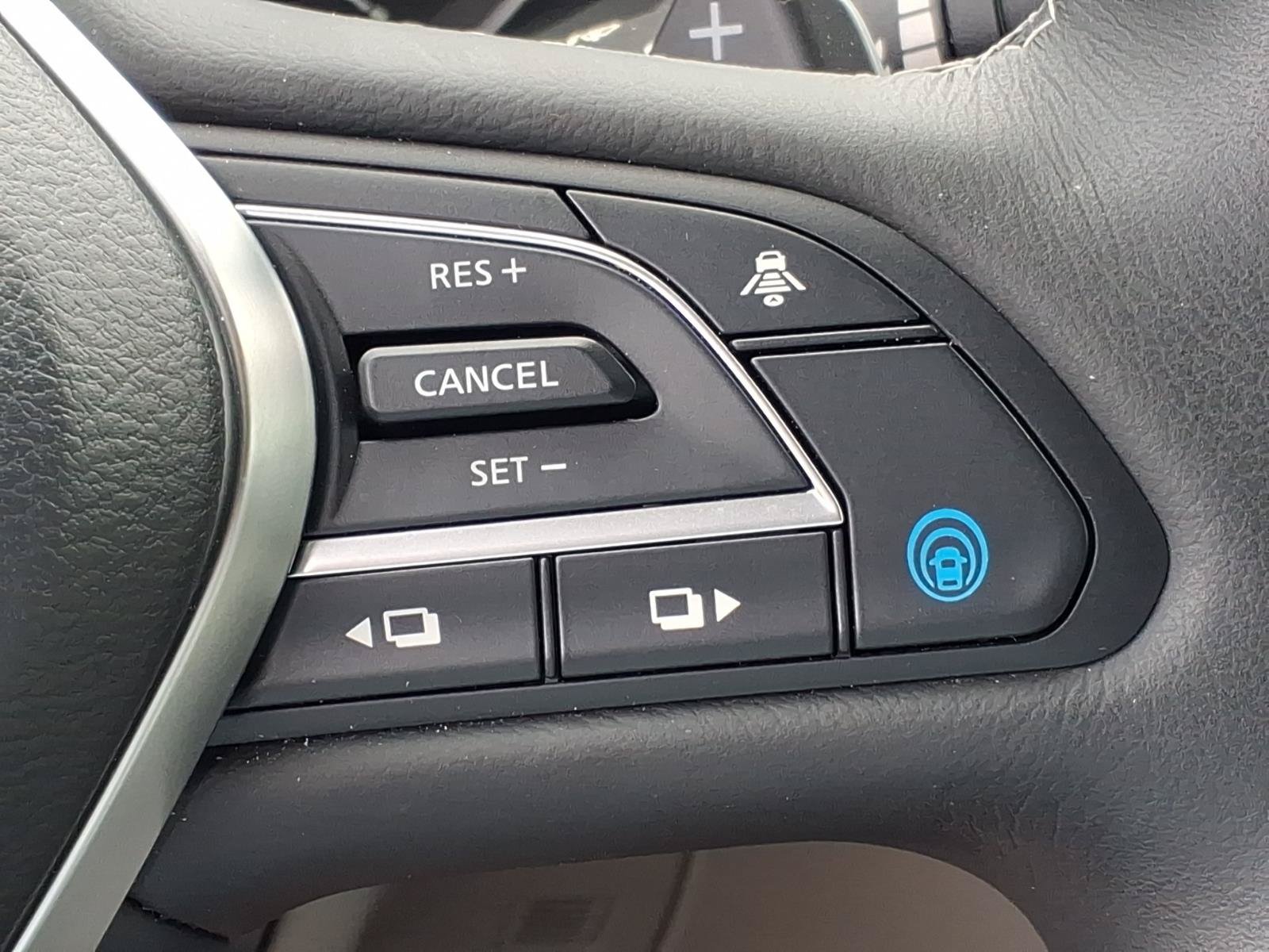 Used 2025 INFINITI QX50 Luxe AWD/4WD image 11