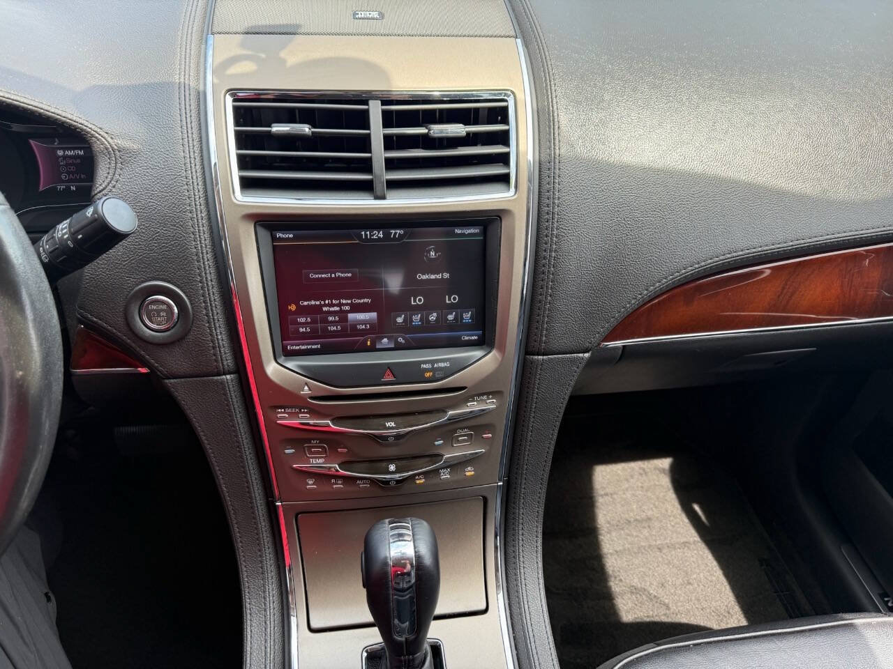 Used 2012 Lincoln MKX AWD image 21