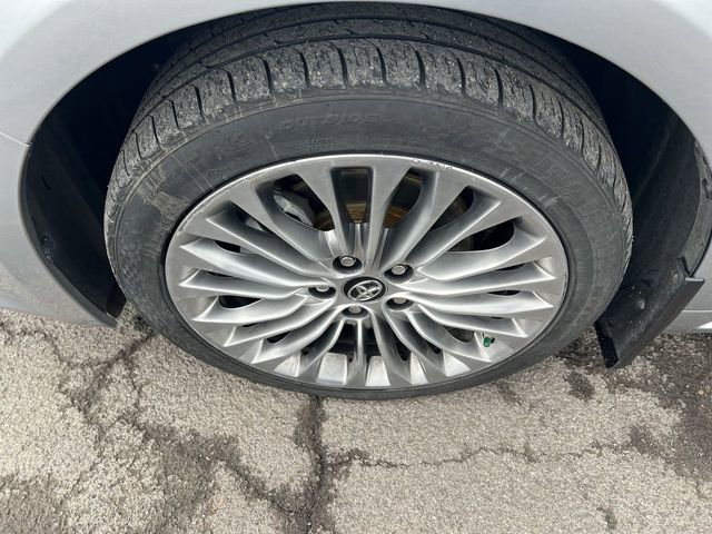 Used 2018 Toyota Avalon Limited w/ All Weather Liner Package FWD image 20