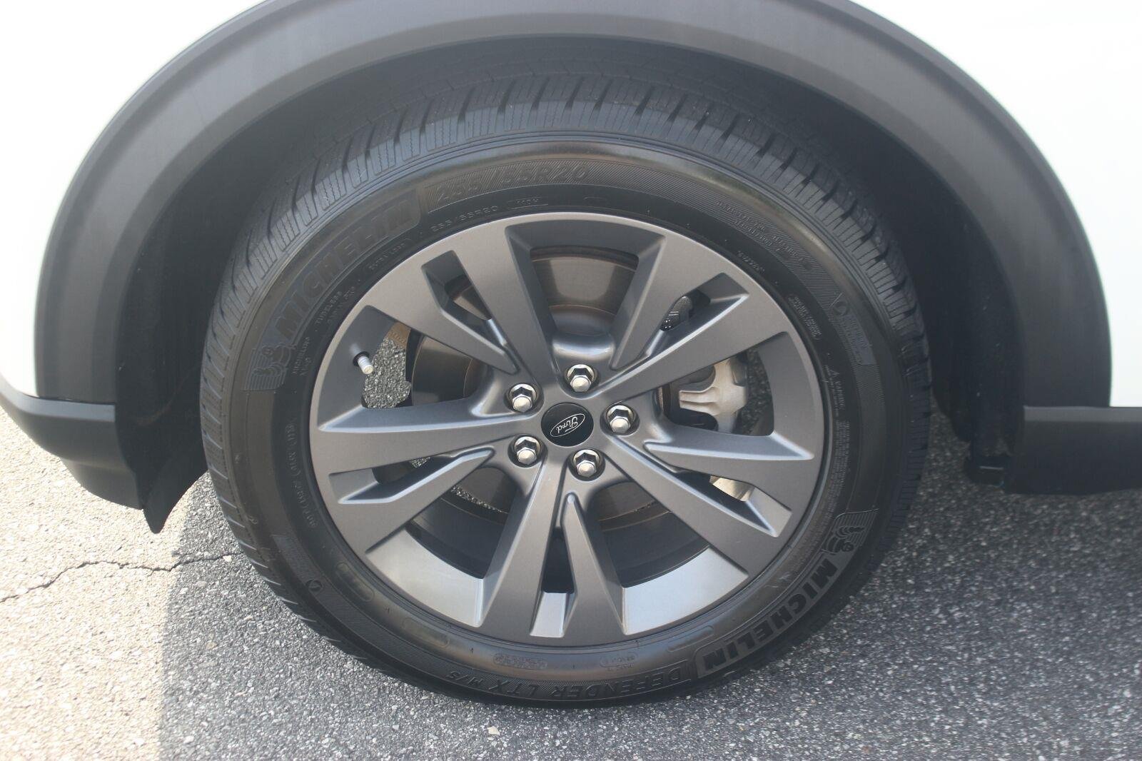 Used 2021 Ford Explorer XLT w/ Equipment Group 202A RWD image 40