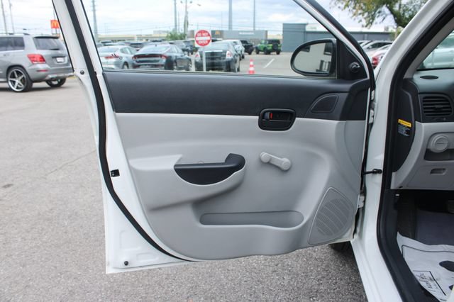 Used 2008 Hyundai Accent GLS FWD image 10