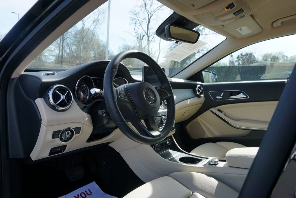 Used 2019 Mercedes-Benz GLA 250 4MATIC image 11