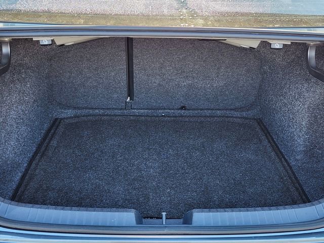 Used 2019 Volkswagen Jetta SEL image 32